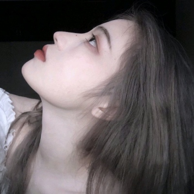 韩国女生卷发唯美头像图片