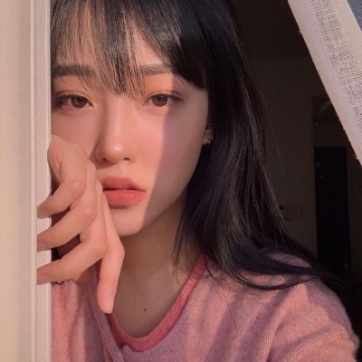 韩国女生卷发唯美头像图片