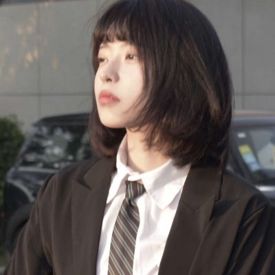 韩国女生卷发唯美头像图片