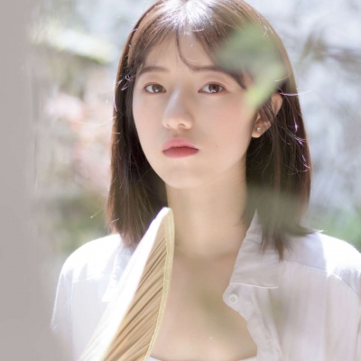 韩国女生卷发唯美头像图片