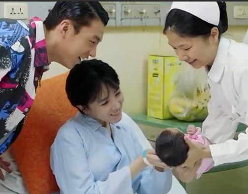 晋小妮的孩子是谁的图片