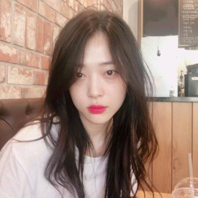 qq头像女生侧脸喝水图片