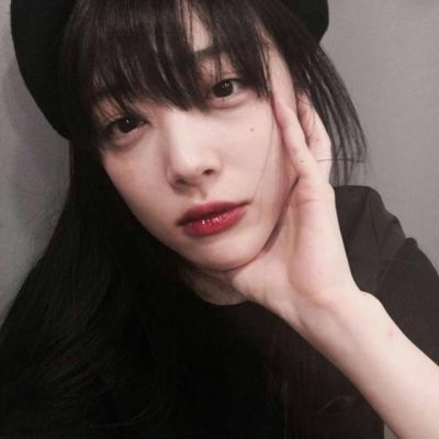 qq头像女生侧脸喝水图片