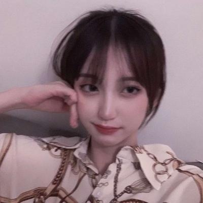 女生头像空气刘海短发图片