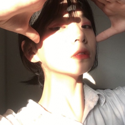 qq头像女生和男生动漫图片