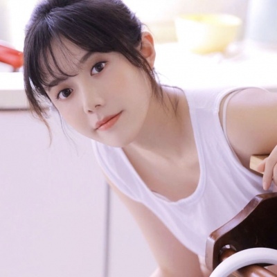 qq女生黑白头像带字的图片
