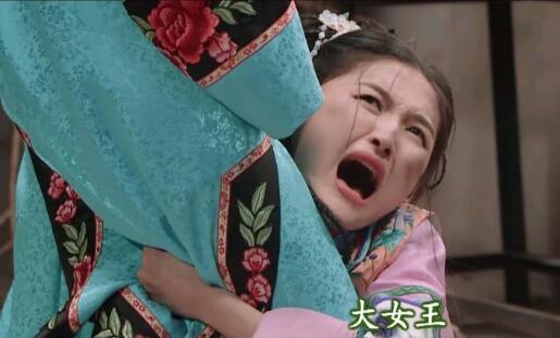 康可人腿怎么回事 肤白貌美容颜不是盖的图片