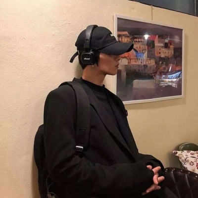 冷酷痞痞的动漫可爱男生病态头像图片
