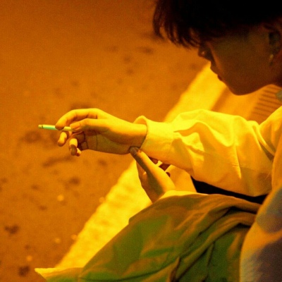 光棍节单身头像白发赤瞳男生图片