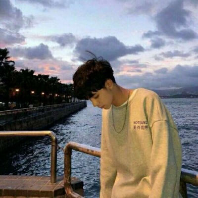 光棍节单身头像白发赤瞳男生图片