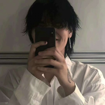 00后手机控qq头像动漫男生全身蓝色图片