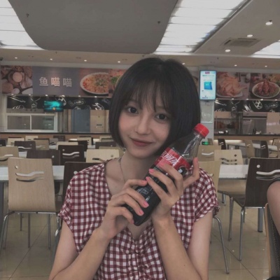 QQ头像图片卡通女生