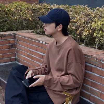 失望的暗黑头像男生