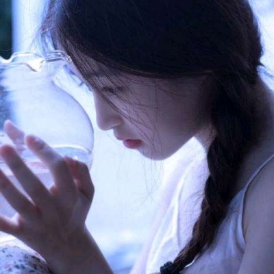 qq头像个性签名女生图片