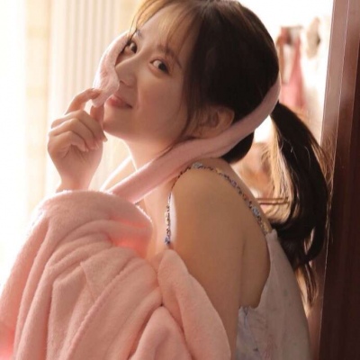 唯美女生头像侧脸短发图片