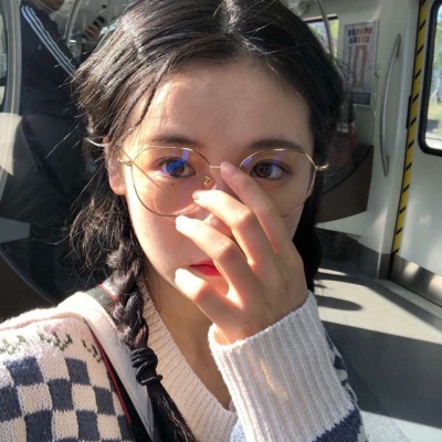 唯美女生头像侧脸短发图片