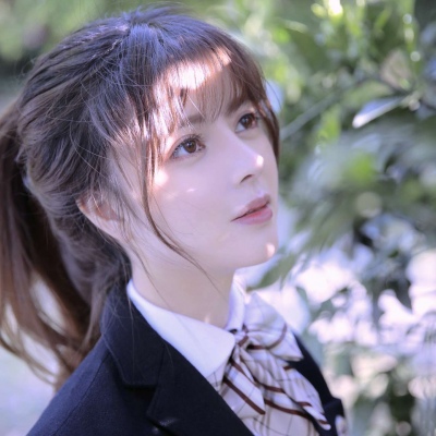 唯美女生头像侧脸短发图片
