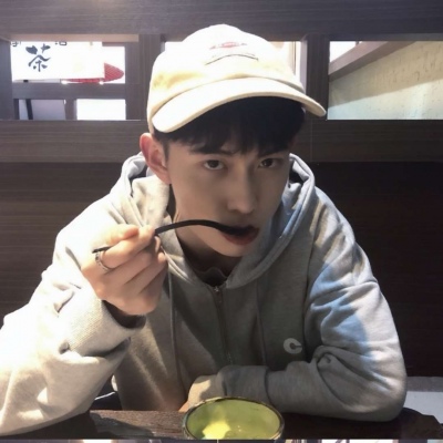 酷酷的伤感头像男生喝酒图片大全图片