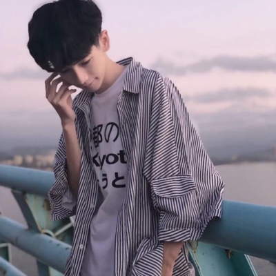 2020微信帅哥头像潮男伤感孤独流泪的图片男生头像男生图片