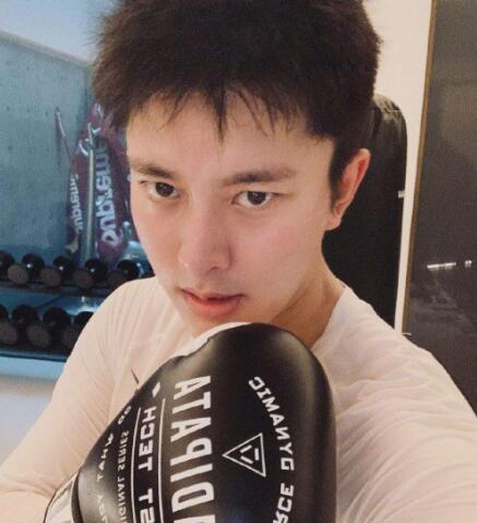 李小璐和贾乃亮真的离了吗 两个人为什么不公开宣布图片