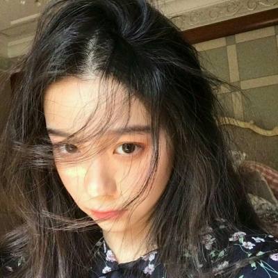 qq女生头像一男一女背图片
