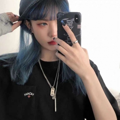 qq头像女生有带字头像图片