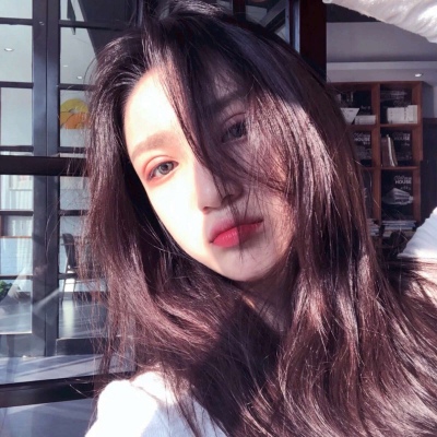 qq头像女生有带字头像图片
