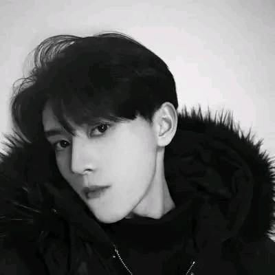 男生背影头像offwhite图片