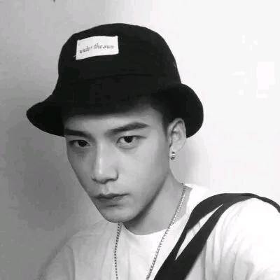 男生背影头像offwhite图片