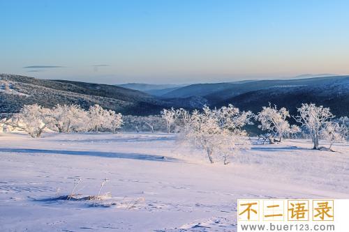 表达雨雪交加时的心情 下雪下雨由景触发的句子（100条）