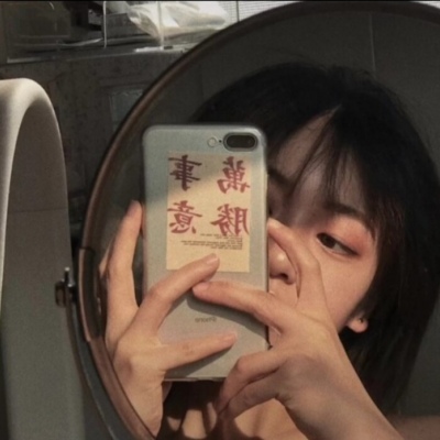 qq头像女生带字毕业季图片