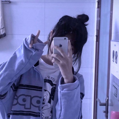 qq头像女生带字毕业季图片