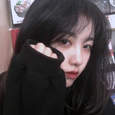 qq女生闺密头像黑白