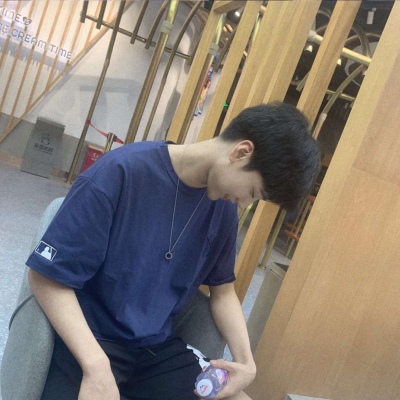 适合男生QQ头像港风图片