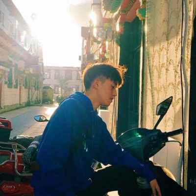 适合男生QQ头像港风