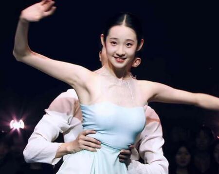 舞蹈风暴张艺凡20191005期图片