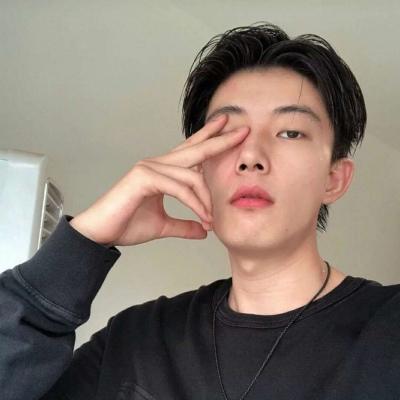 男生奶气呆萌阳光的头像真人图片
