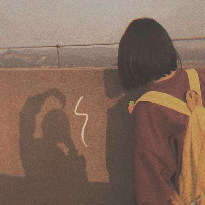 个性短发女生手绘头像图片
