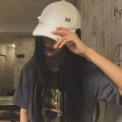 个性短发女生手绘头像图片