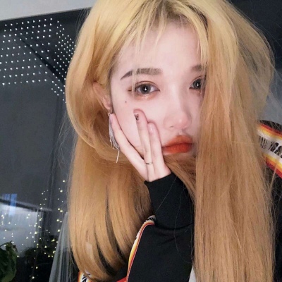 阳光活泼女生头像高清图片