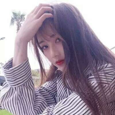 2019最新女生微信唯美好看头像 每个美女都有着独特的新颖气质图片