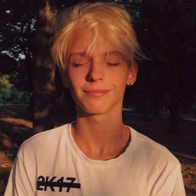 欧美男唯美好看头像复古，世上不要过分依赖任何人图片