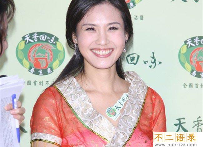 王婉霏走光大尺度照片 美女车模王婉霏漏黑森林图片