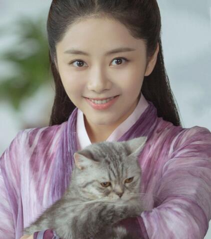锦衣之下袁今夏是谁的女儿 她的真实身份是什么