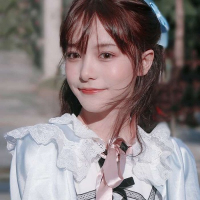 qq女生头像粉色衣服图片