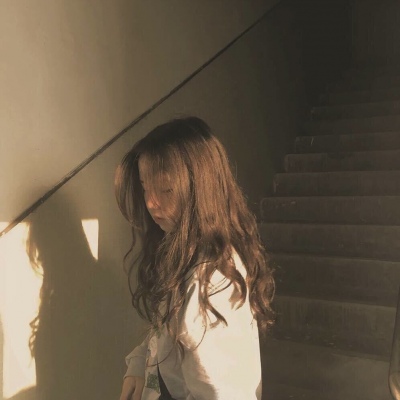 简约头像女生手绘可爱图片