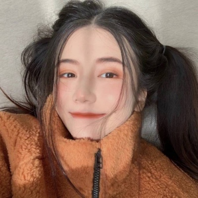 qq头像外国小女生萌图片