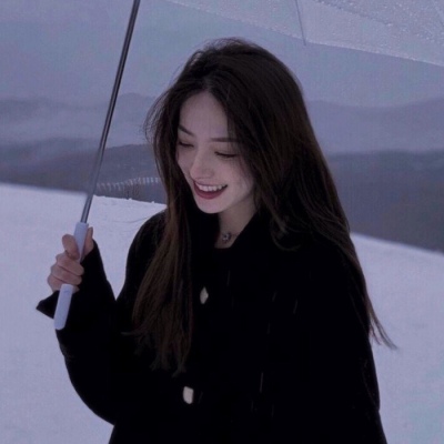 qq头像外国小女生萌图片