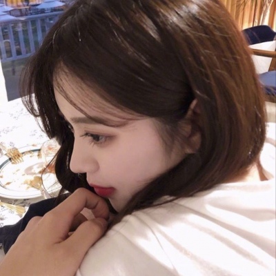 关于女生背影的qq头像图片