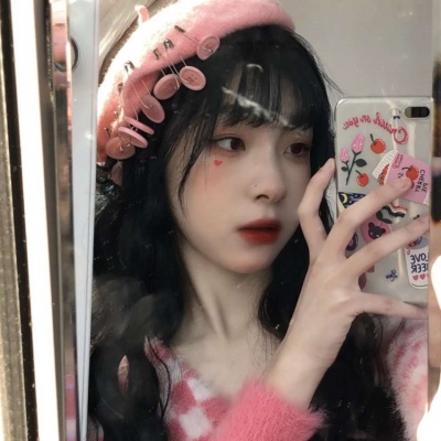 卡通比心头像女生头像图片